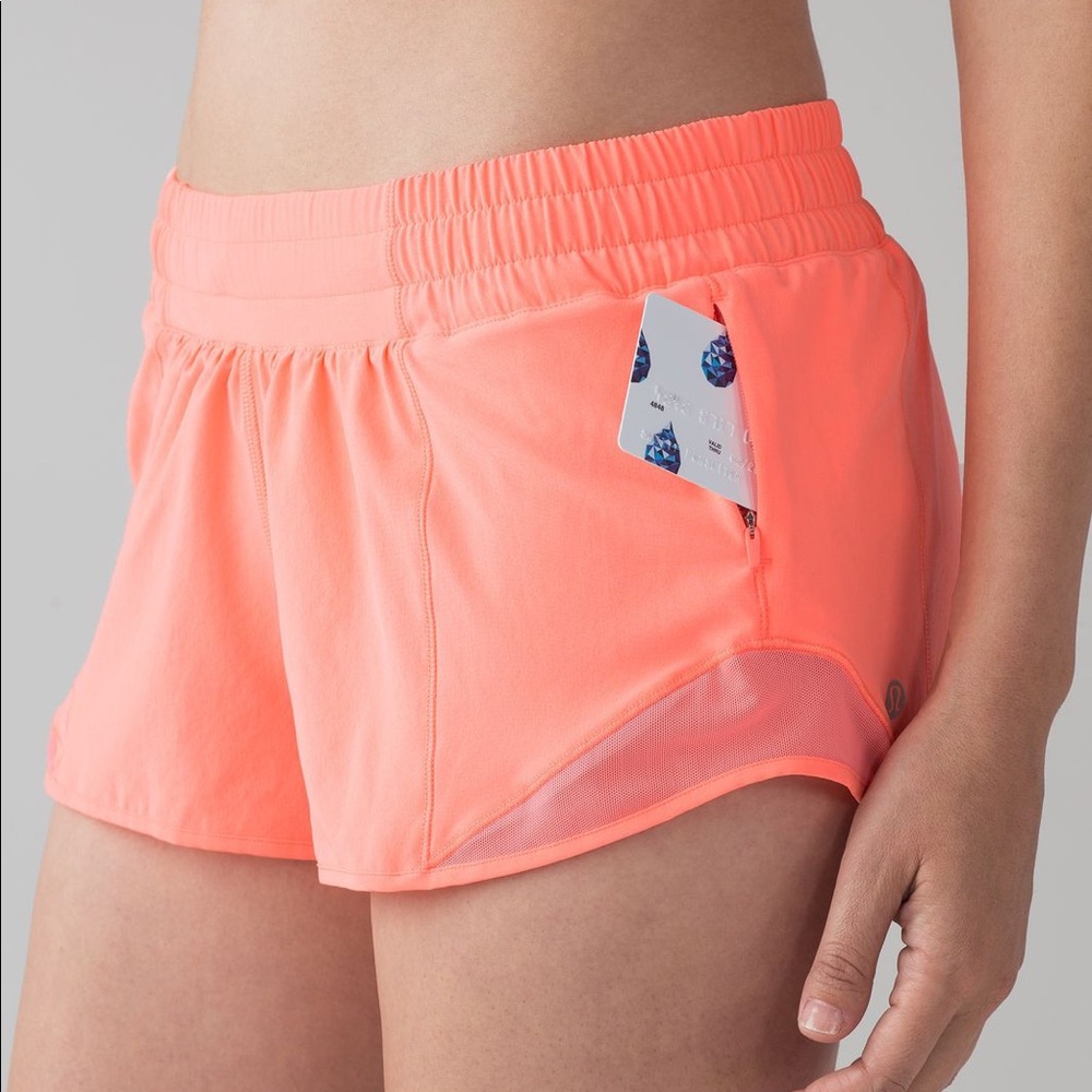 Lululemon Hotty Hot 2.5” size 4 LR color Light Coral